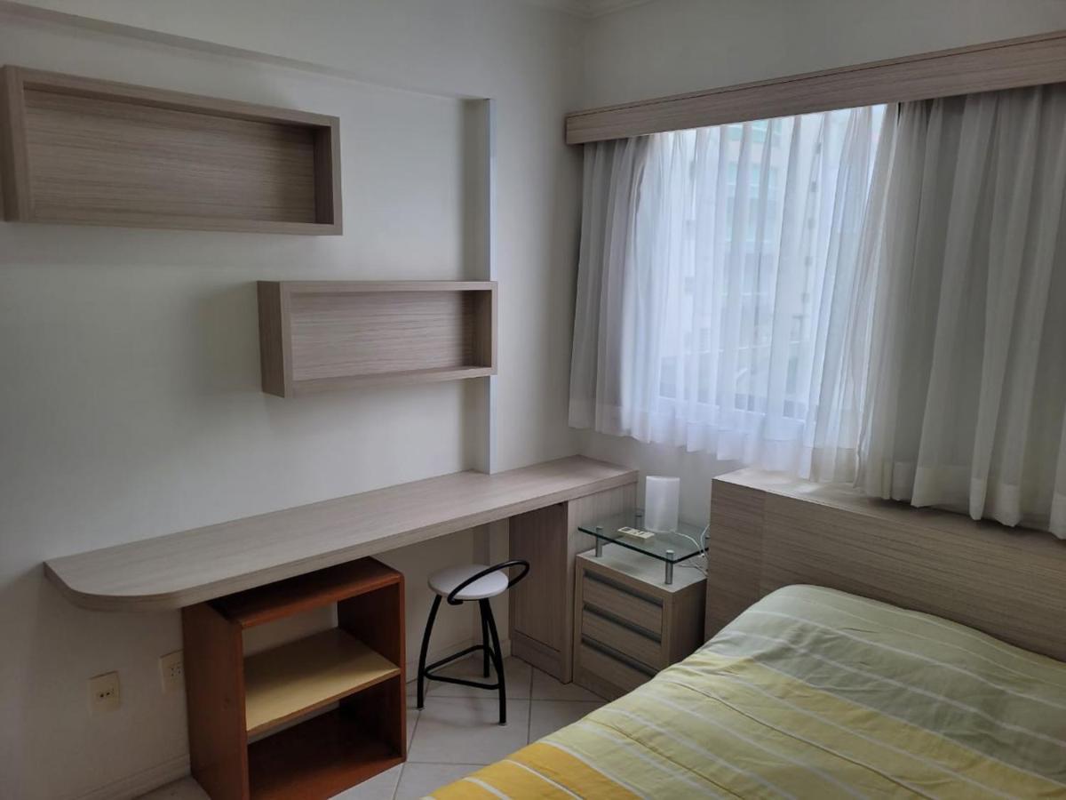 Quadros Residences - Confortável Apartamento à 200 M Da Em Apartamento Balneário Camboriú