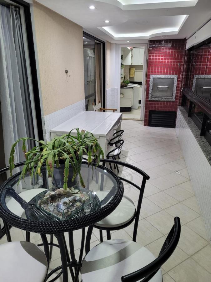 Quadros Residences - Confortável Apartamento à 200 M Da Em Apartamento Balneário Camboriú