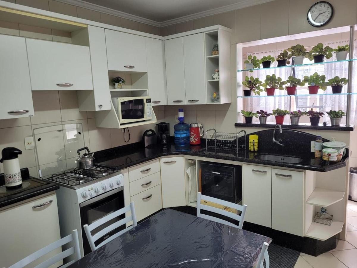 Quadros Residences - Confortável Apartamento à 200 M Da Em Apartamento Balneário Camboriú